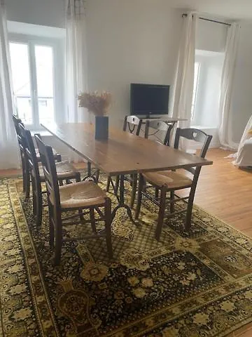 Chaleureux Et Accueillant A Quelques Pas De La *